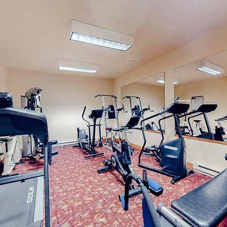Kings Crossing Apartments 冬季公园 客房 照片