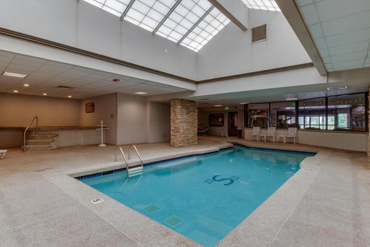 Kings Crossing Apartments 冬季公园 外观 照片