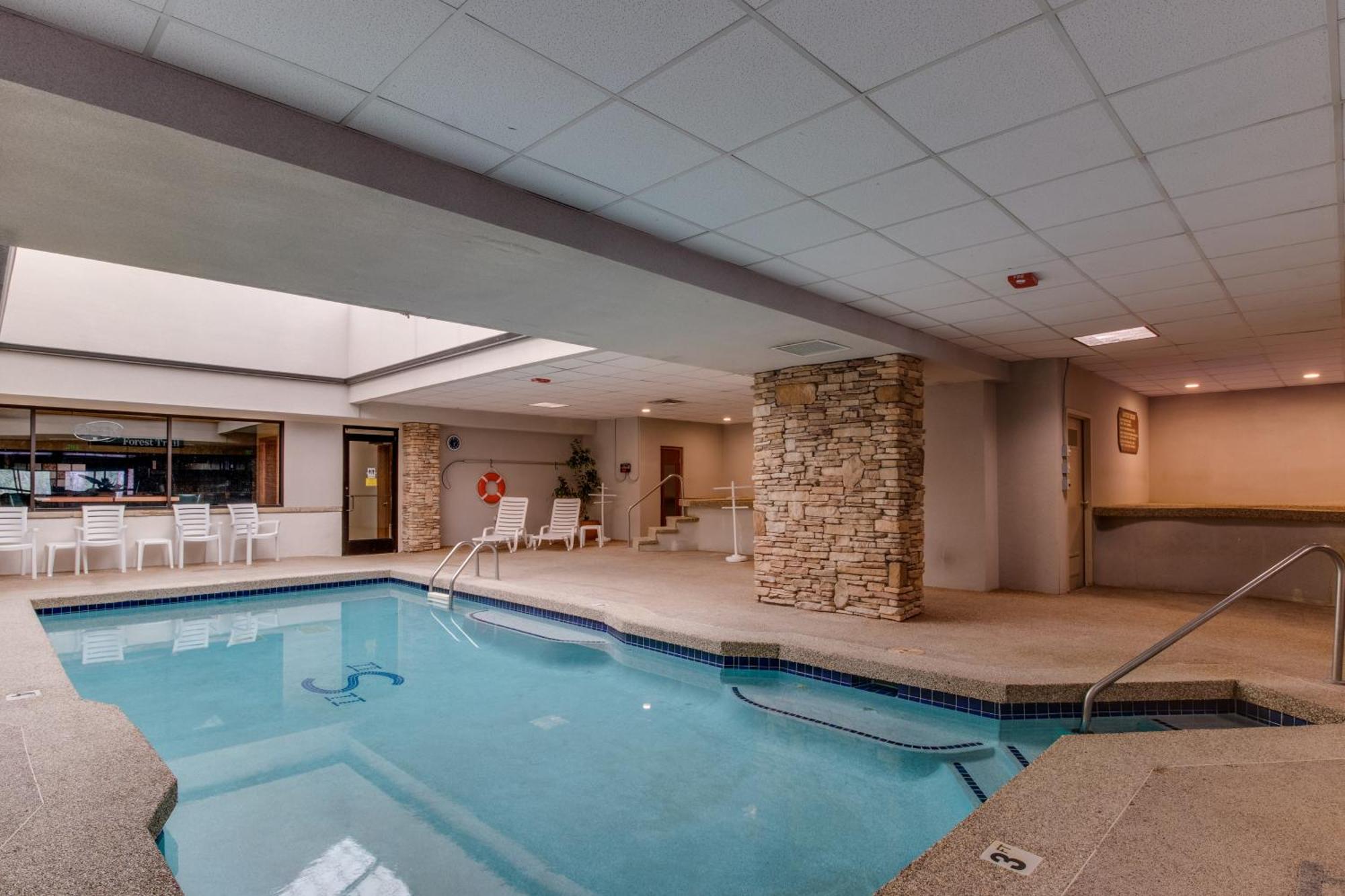 Kings Crossing Apartments 冬季公园 客房 照片